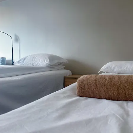 Free Parking. Central. Comfy Beds. Quiet Located. Apartament